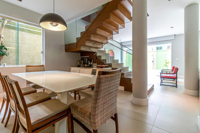 Imagem Casa com 7 Quartos à Venda, 595 m² em Humaitá Imagem Casa com 7 Quartos à Venda, 595 m² em Humaitá
