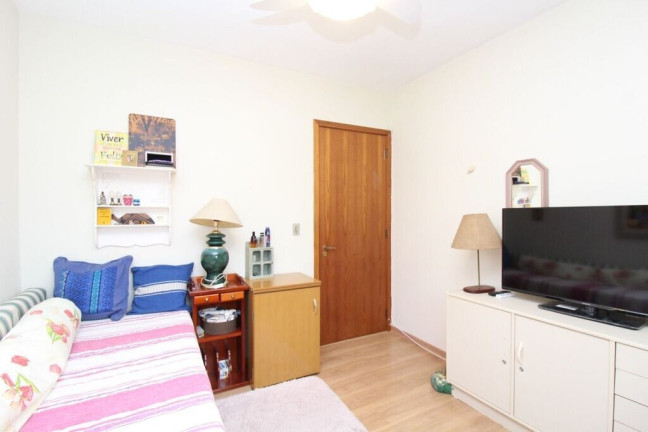 Imagem Apartamento com 3 Quartos à Venda, 174 m² em Petrópolis - Porto Alegre Imagem Apartamento com 3 Quartos à Venda, 174 m² em Petrópolis - Porto Alegre