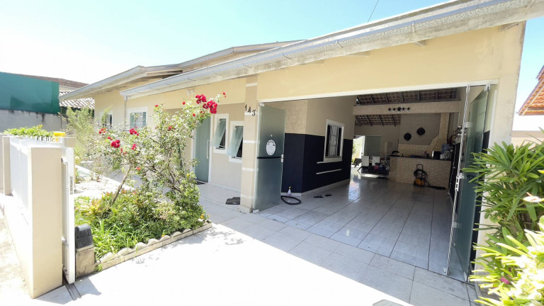 Imagem Casa com 3 Quartos à Venda, 335 m² em Centro - Barra Velha Imagem Casa com 3 Quartos à Venda, 335 m² em Centro - Barra Velha
