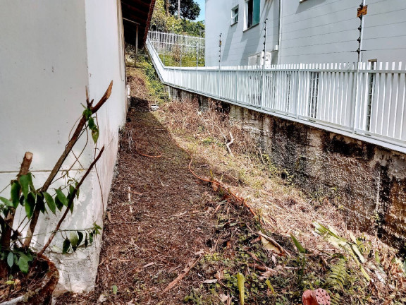 Terreno à Venda, 900 m² em América - Joinville
