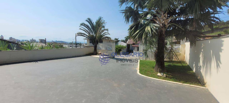 Imagem Sobrado com 6 Quartos à Venda, 350 m² em Praia De Armação Do Itapocorói - Penha Imagem Sobrado com 6 Quartos à Venda, 350 m² em Praia De Armação Do Itapocorói - Penha