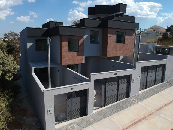 Casa com 3 Quartos à Venda, 63 m² em Contagem