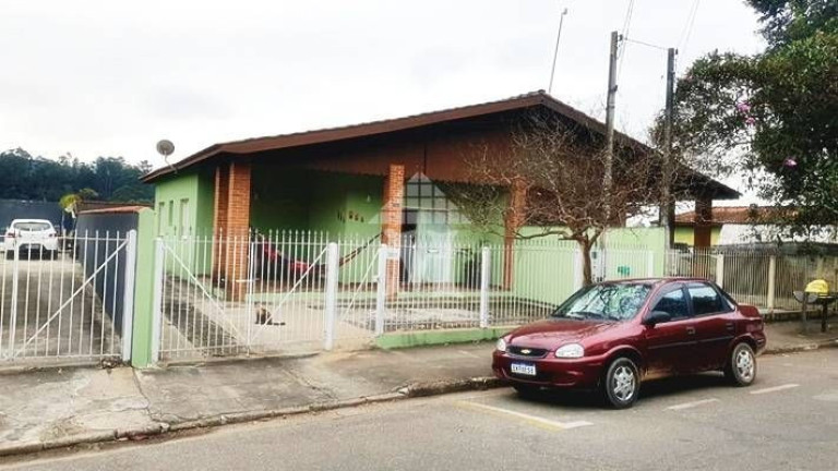 Casa com 2 Quartos para Alugar, 110 m² em Centro - Jarinu