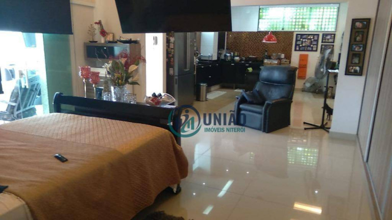 Imagem Casa com 6 Quartos à Venda, 540 m² em Charitas - Niterói Imagem Casa com 6 Quartos à Venda, 540 m² em Charitas - Niterói