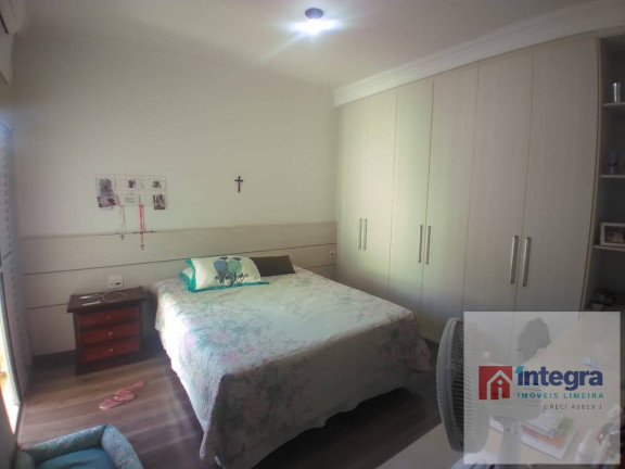 Imagem Casa com 4 Quartos à Venda, 205 m² em Vila Camargo - Limeira Imagem Casa com 4 Quartos à Venda, 205 m² em Vila Camargo - Limeira