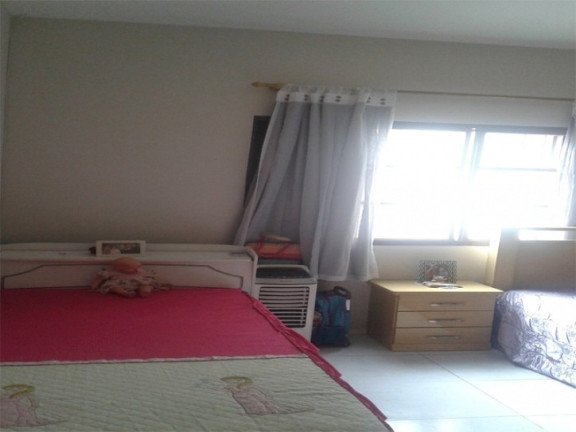 Imagem Casa com 2 Quartos à Venda, 336 m² em Pq. Santo Antonio - Jacareí Imagem Casa com 2 Quartos à Venda, 336 m² em Pq. Santo Antonio - Jacareí