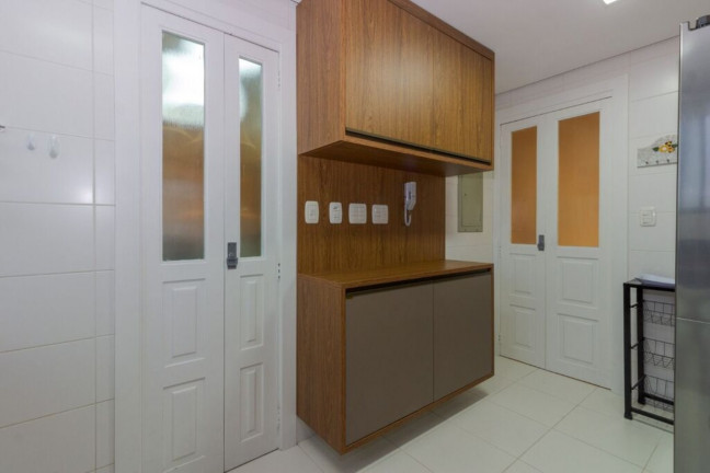 Imagem Imóvel com 3 Quartos à Venda, 137 m² em Cristo Redentor - Porto Alegre Imagem Imóvel com 3 Quartos à Venda, 137 m² em Cristo Redentor - Porto Alegre