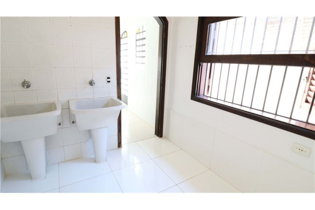 Imagem Casa com 4 Quartos à Venda, 332 m² em Morumbi - São Paulo Imagem Casa com 4 Quartos à Venda, 332 m² em Morumbi - São Paulo