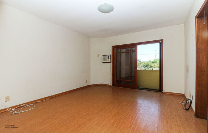 Imagem Casa com 3 Quartos à Venda, 220 m² em Ipanema - Porto Alegre