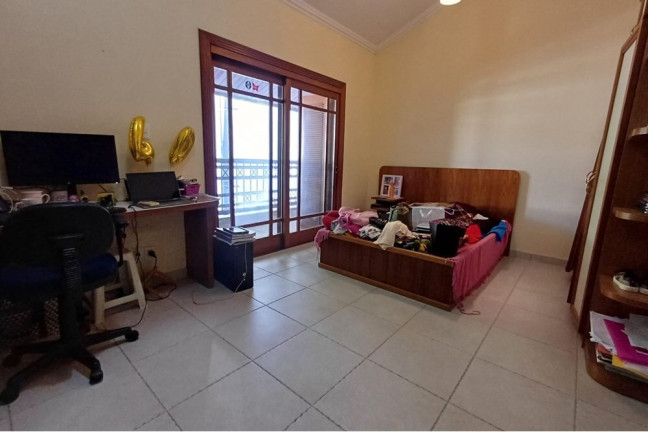 Imagem Casa com 4 Quartos à Venda, 738 m² em Partenon - Porto Alegre Imagem Casa com 4 Quartos à Venda, 738 m² em Partenon - Porto Alegre