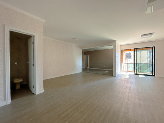 Apartamento com 4 Quartos à Venda, 258 m² em Centro - Florianópolis