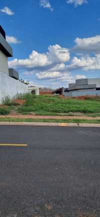 Terreno à Venda, 280 m² em Bauru