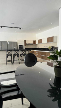 Imagem Casa com 3 Quartos à Venda, 370 m² em Braúnas - Belo Horizonte Imagem Casa com 3 Quartos à Venda, 370 m² em Braúnas - Belo Horizonte