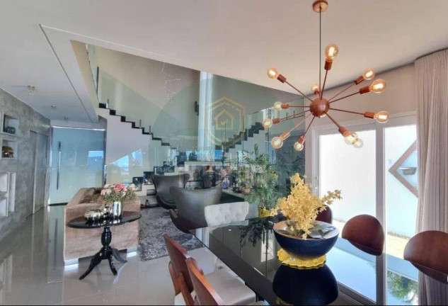 Casa com 4 Quartos à Venda, 376 m² em Jardim Itália - Cuiabá