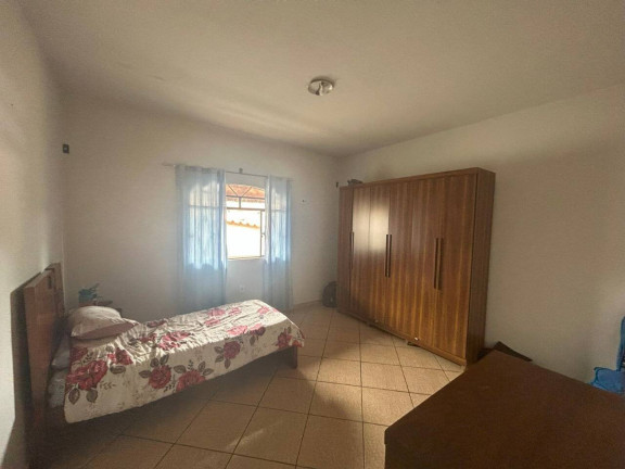 Imagem Casa com 5 Quartos à Venda, 500 m² em Centro - Itatiaiuçu