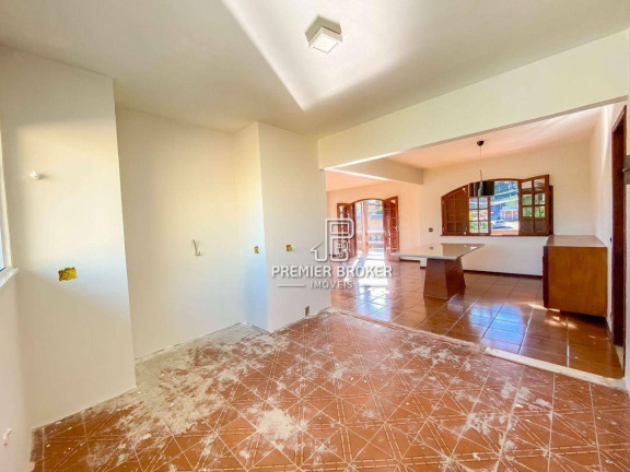 Imagem Casa com 3 Quartos à Venda, 196 m² em Golfe - Teresópolis Imagem Casa com 3 Quartos à Venda, 196 m² em Golfe - Teresópolis