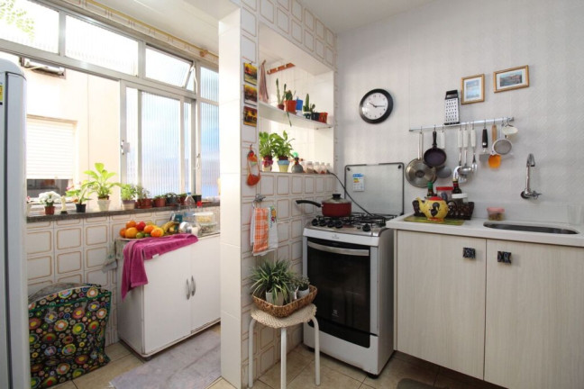 Imagem Apartamento com 2 Quartos à Venda, 61 m² em Santa Cecília - Porto Alegre