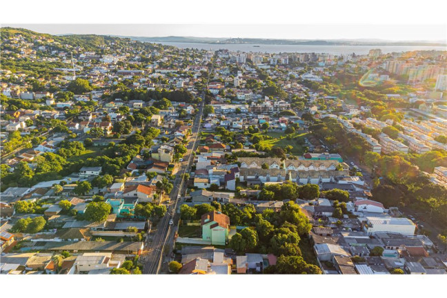 Imagem Imóvel à Venda, em Camaquã - Porto Alegre Imagem Imóvel à Venda, em Camaquã - Porto Alegre
