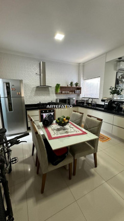 Imagem Apartamento com 2 Quartos à Venda, 85 m²