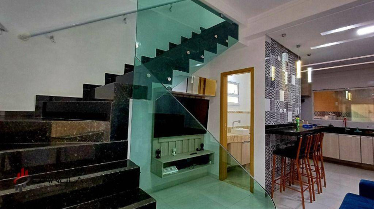 Sobrado com 2 Quartos à Venda, 49 m² em Vila Caiçara - Praia Grande