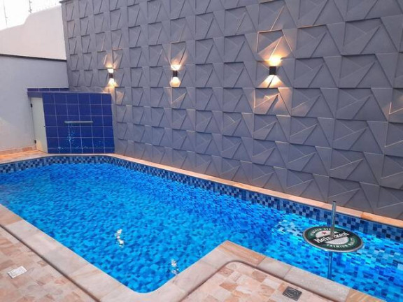 Imagem Casa com 3 Quartos à Venda, 250 m² em Taubaté Imagem Casa com 3 Quartos à Venda, 250 m² em Taubaté