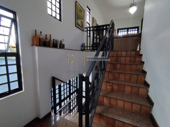 Imagem Sobrado com 4 Quartos à Venda, 420 m² em Centro - Botucatu