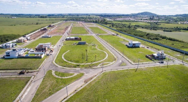 Terreno à Venda, 400 m² em Camobi - Santa Maria
