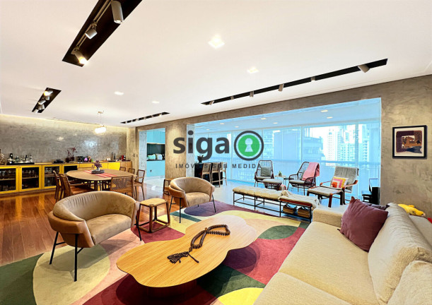 Apartamento com 3 Quartos à Venda, 226 m² em Vila Nova Conceição - São Paulo