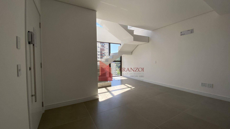 Imagem Cobertura com 3 Quartos à Venda, 211 m² em Fazenda - Itajaí Imagem Cobertura com 3 Quartos à Venda, 211 m² em Fazenda - Itajaí
