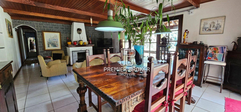 Imagem Casa com 3 Quartos à Venda, 250 m² em Colônia Alpina - Teresópolis Imagem Casa com 3 Quartos à Venda, 250 m² em Colônia Alpina - Teresópolis