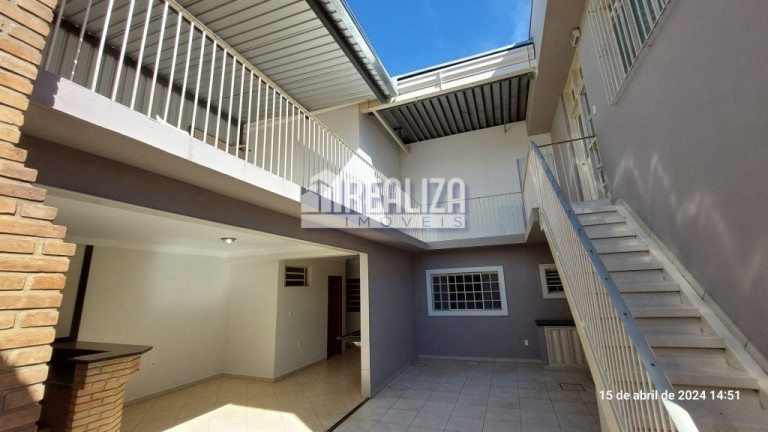 Imagem Sobrado com 4 Quartos para Alugar, 300 m² em Jardim Induberaba - Uberaba