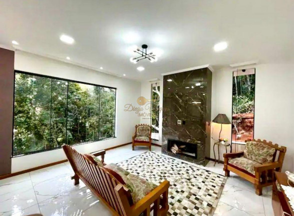 Imagem Casa com 3 Quartos à Venda, 250 m² em Albuquerque - Teresópolis