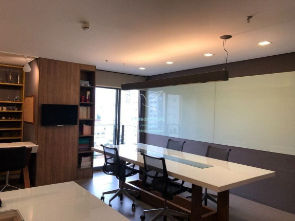 Sala Comercial à Venda, 45 m² em Moema - São Paulo
