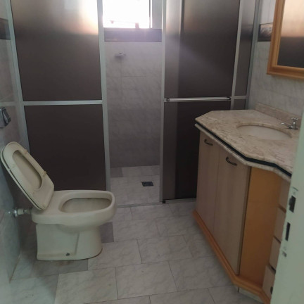 Imagem Casa com 3 Quartos para Alugar, 300 m² em Centauro - Arapongas Imagem Casa com 3 Quartos para Alugar, 300 m² em Centauro - Arapongas