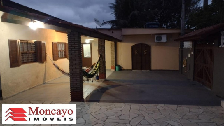 Imagem Casa com 3 Quartos à Venda, 321 m² em Praia Das Palmeiras - Caraguatatuba Imagem Casa com 3 Quartos à Venda, 321 m² em Praia Das Palmeiras - Caraguatatuba