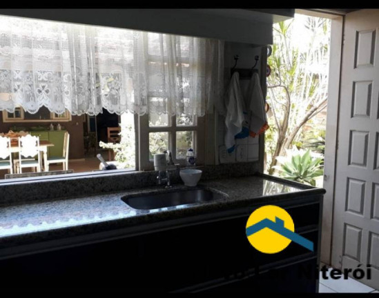 Imagem Casa com 5 Quartos à Venda, 250 m² em Piratininga - Niterói Imagem Casa com 5 Quartos à Venda, 250 m² em Piratininga - Niterói