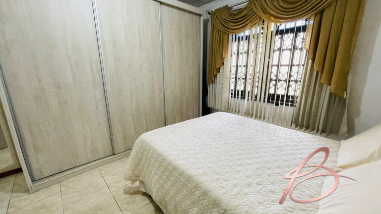 Imagem Casa com 3 Quartos à Venda, 161 m² em São João - Itajaí Imagem Casa com 3 Quartos à Venda, 161 m² em São João - Itajaí