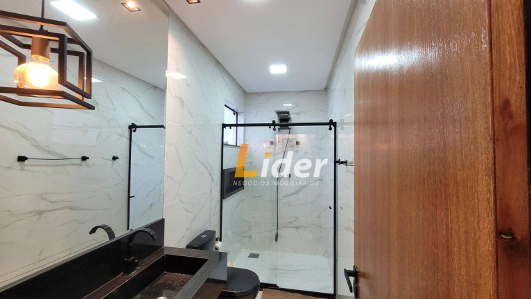 Imagem Casa com 4 Quartos à Venda, 300 m² em Nova Gramado - Juiz De Fora Imagem Casa com 4 Quartos à Venda, 300 m² em Nova Gramado - Juiz De Fora