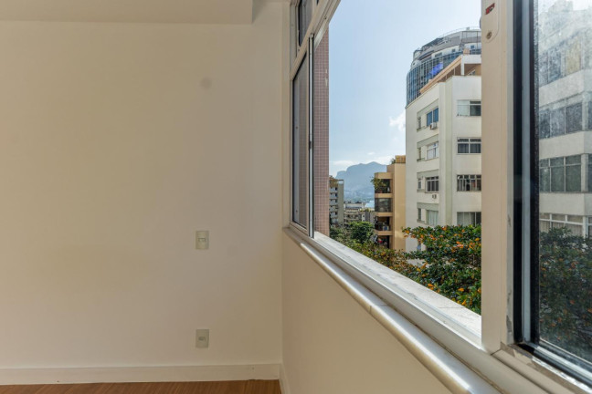 Imagem Apartamento com 2 Quartos à Venda, em Copacabana - Rio De Janeiro Imagem Apartamento com 2 Quartos à Venda, em Copacabana - Rio De Janeiro