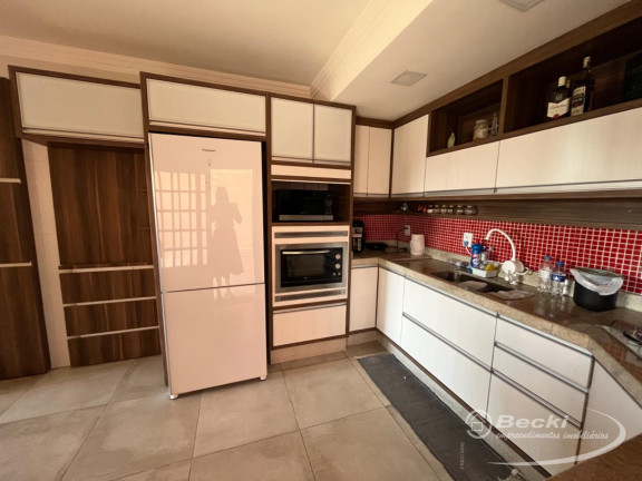 Imagem Casa com 4 Quartos à Venda, 219 m² em Floresta - Joinville