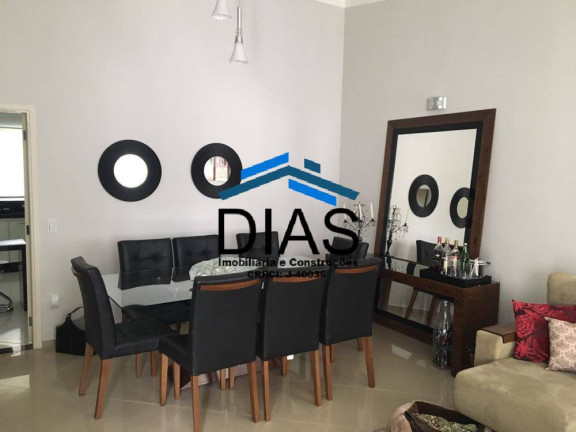Imagem Casa com 3 Quartos à Venda, 256 m² em Centro - Araraquara Imagem Casa com 3 Quartos à Venda, 256 m² em Centro - Araraquara