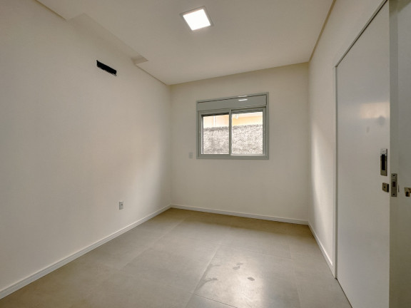Imagem Casa com 3 Quartos à Venda, 360 m² em Pedra Branca - Palhoça
