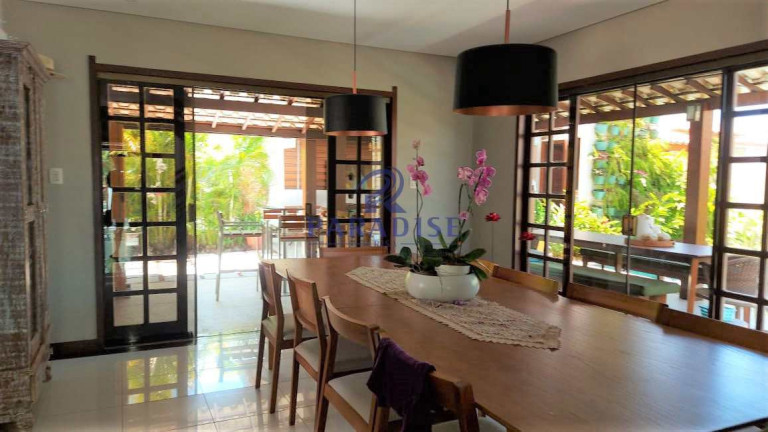 Imagem Casa com 5 Quartos à Venda, 325 m² em Guarajuba - Camaçari