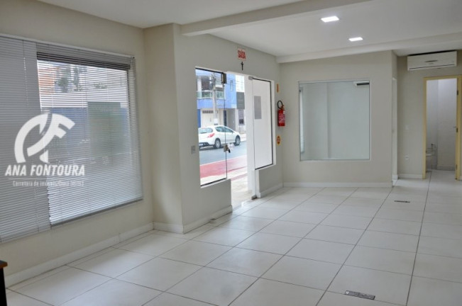 Imagem Sala Comercial à Venda, 92 m² em Centro - Balneário Camboriú Imagem Sala Comercial à Venda, 92 m² em Centro - Balneário Camboriú