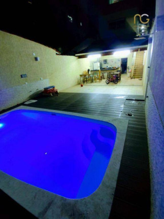 Imagem Sobrado com 3 Quartos à Venda, 451 m² em Boqueirão - Praia Grande Imagem Sobrado com 3 Quartos à Venda, 451 m² em Boqueirão - Praia Grande