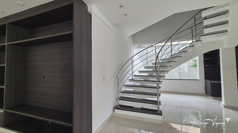 Imagem Casa de Condomínio com 4 Quartos à Venda, 341 m² em Jardins Paris - Goiânia