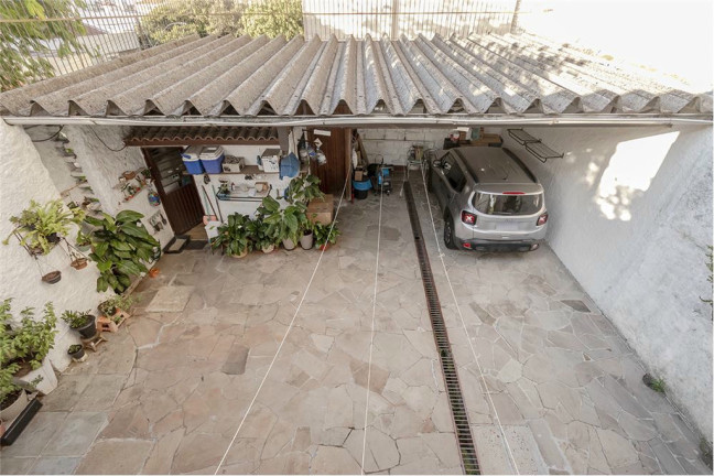 Imagem Casa com 4 Quartos à Venda, 174 m² em Moinhos De Vento - Porto Alegre Imagem Casa com 4 Quartos à Venda, 174 m² em Moinhos De Vento - Porto Alegre