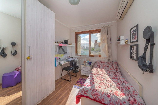 Imagem Imóvel com 2 Quartos à Venda, 200 m² em Petrópolis - Porto Alegre