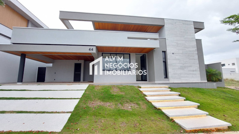Casa com 4 Quartos à Venda, 300 m² em Urbanova - São José Dos Campos