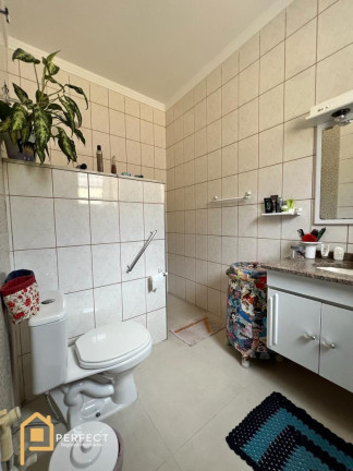 Imagem Casa com 3 Quartos à Venda, 250 m² em Estrada Tremembe - Taubaté Imagem Casa com 3 Quartos à Venda, 250 m² em Estrada Tremembe - Taubaté